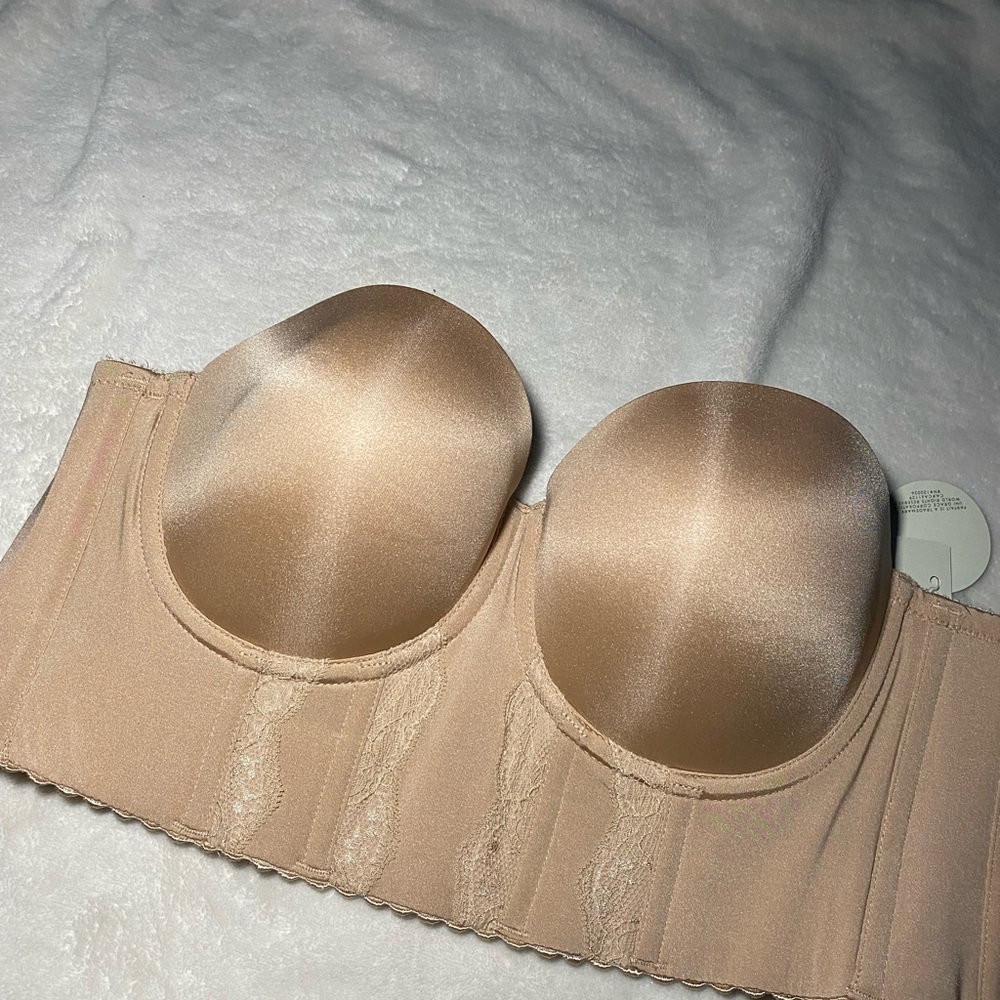 Seamless Strapless Bra in Tan